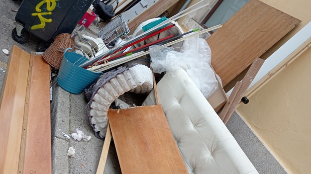 ZADARSKA UL. ILEGALNI/GLOMAZNI OTPAD