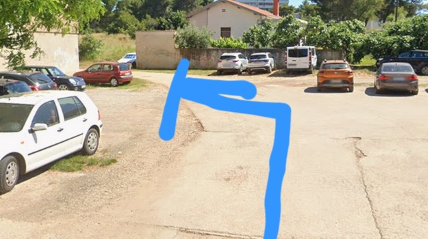 VOLTIĆEVA UL. ZAUZIMANJE JAVNE POVRŠINE