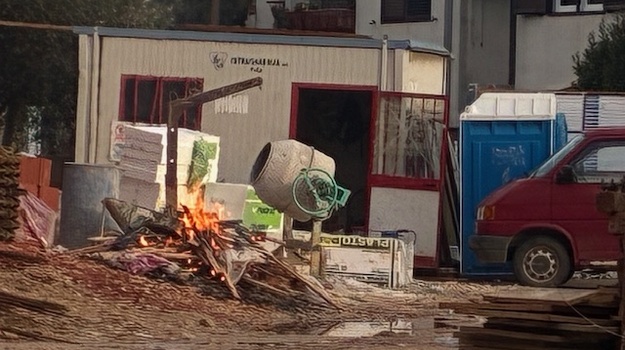 VITASOVIĆEVA UL. PALJENJE OTPADA