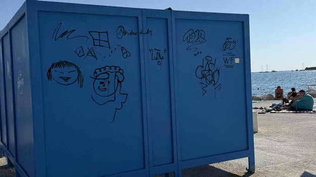 PLAŽA HIDROBAZA ČIŠĆENJE GRAFITA