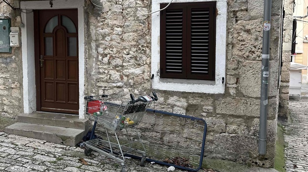 USPON KONZULA ISTRANINA ZAUZIMANJE JAVNE POVRŠINE