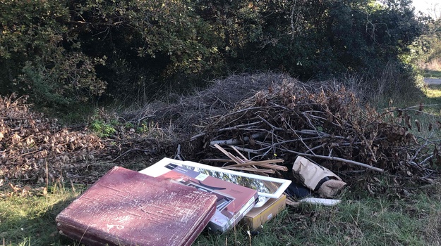 BUNARSKA CESTA ILEGALNI/GLOMAZNI OTPAD