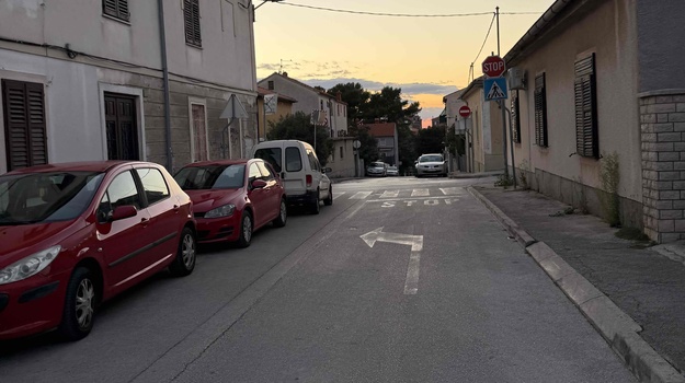 SAVIČENTSKA UL. UCRTAVANJE HORIZONTALNE SIGNALIZACIJE