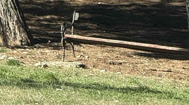 MONVIDALSKA UL. OŠTEĆENJE URBANE OPREME