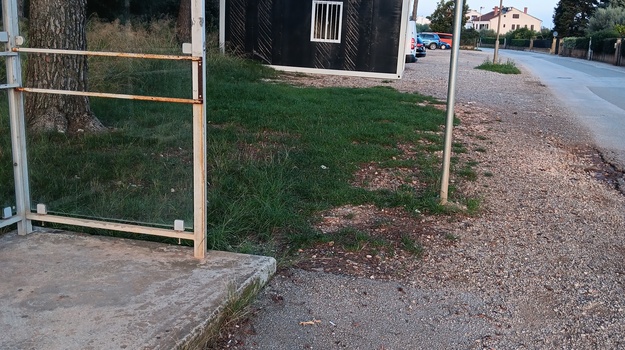 VALDEBEČKI PUT ZAUZIMANJE JAVNE POVRŠINE