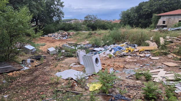 MEDULINSKA CESTA ILEGALNI/GLOMAZNI OTPAD