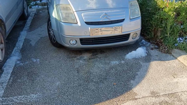 GERVAISOVA UL. NAPUŠTENO VOZILO