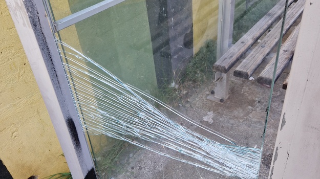 UL. JURJA ŽAKNA OŠTEĆENJE NADSTREŠNICE JGP