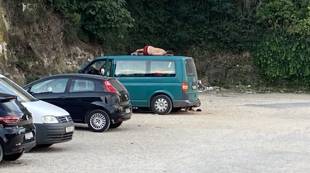 KRANJČEVIĆEVA UL. ILEGALNO KAMPIRANJE