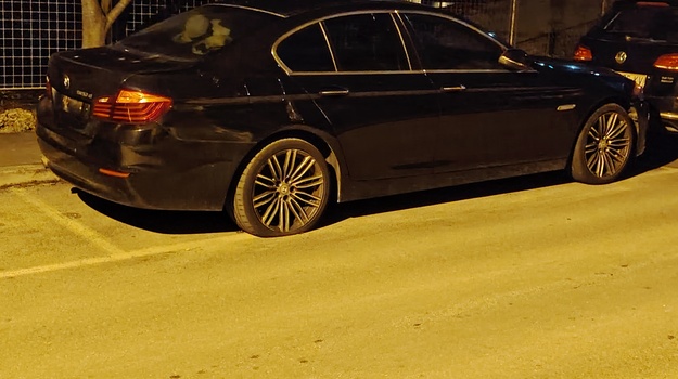 GROŽNJANSKA UL. NAPUŠTENO VOZILO