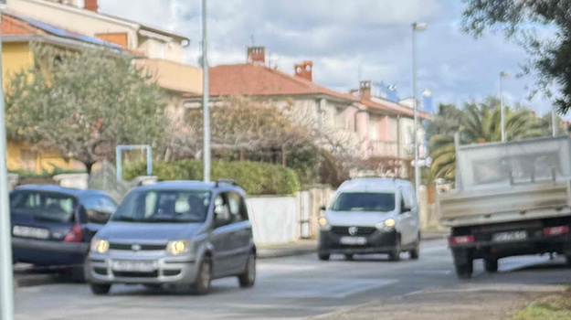 MONVIDALSKA UL. NEPROPISNO PARKIRANJE