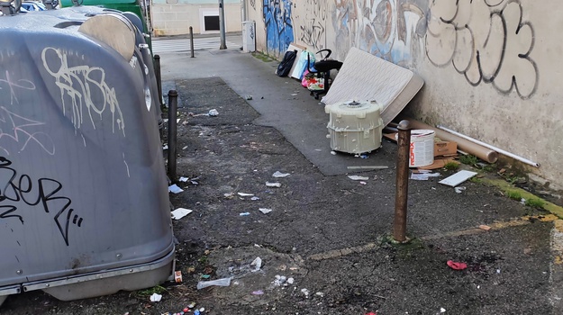 KRANJČEVIĆEVA UL. ILEGALNI/GLOMAZNI OTPAD