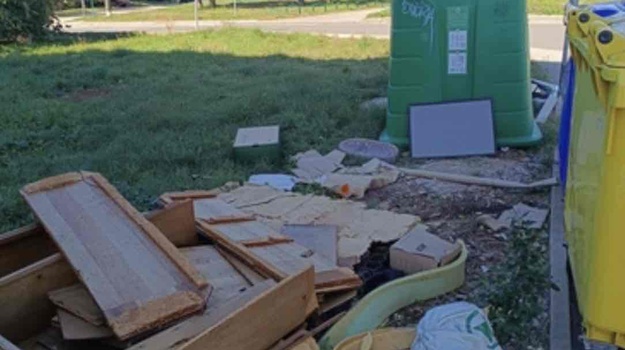 NOBILEOVA UL. PRIJEDLOG POSTAVE ZNAKA ZABRANE, VIDEONADZORA I PODZEMNIH SPREMNIKA