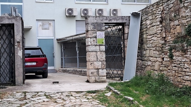 UL. BENEDIKTINSKE OPATIJE GLOMAZNI OTPAD