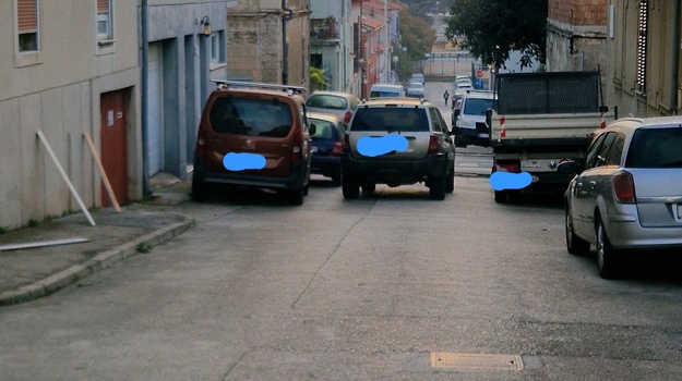 VARAŽDINSKA UL. NEPROPISNO PARKIRANJE