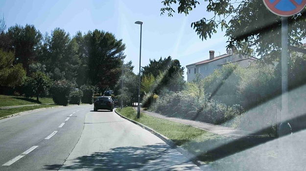 UL. SISPLAC NEPROPISNO PARKIRANJE