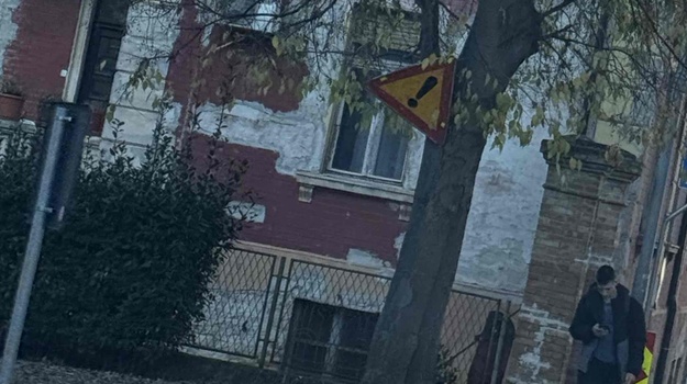 NAZOROVA UL. UKLANJANJE SIGNALIZACIJE