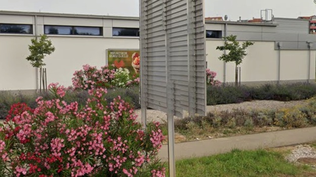 CESTA PREKOMORSKIH BRIGADA GRAFITIRANJE VERTIKALNE SIGNALIZACIJE