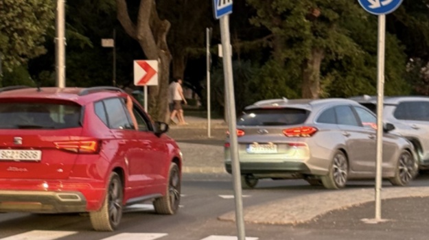 UL. RIVA OŠTEĆENJE PROMETNE SIGNALIZACIJE