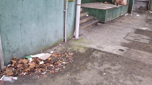 JERETOVA UL. ILEGALNI OTPAD