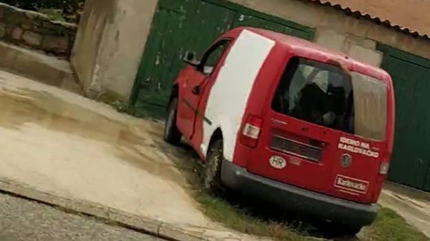 ROVINJSKA UL. NAPUŠTENO VOZILO