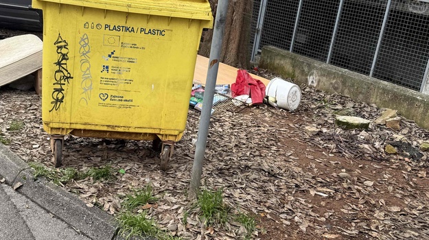 NOBILEOVA UL. ILEGALNI OTPAD