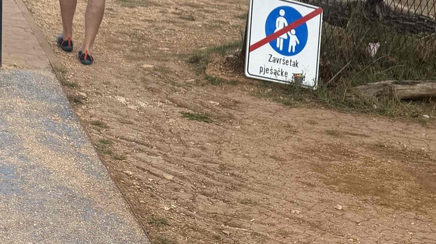 PLAŽA HIDROBAZA OŠTEĆENJE HORIZONTALNE SIGNALIZACIJE
