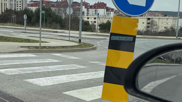 JAPODSKA UL. OŠTEĆENJE VERTIKALNE SIGNALIZACIJE