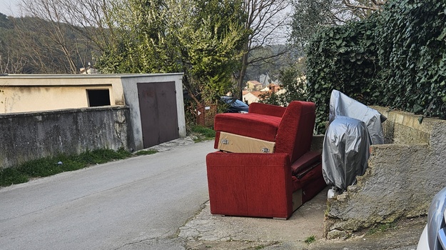 EMOVA UL. ILEGALNI/GLOMAZNI OTPAD