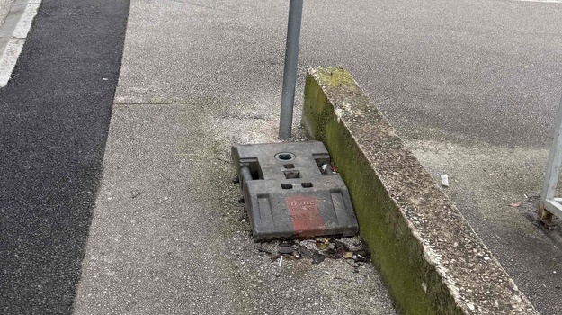 UL. KAČIĆA MIOŠIĆA UKLANJANJE POSTOLJA