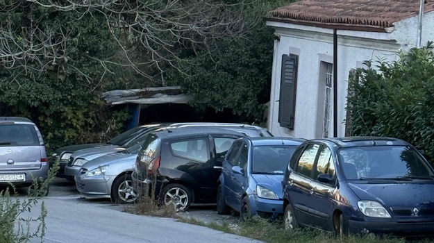UL. KAŠTANJER NAPUŠTENA VOZILA