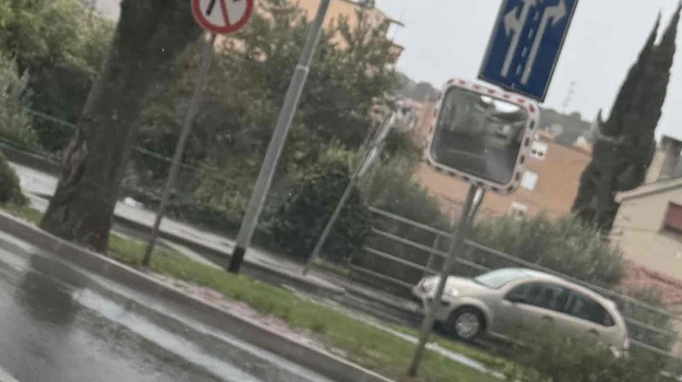 ZLATIĆEV TRG SANIRANJE VERTIKALNE SIGNALIZACIJE