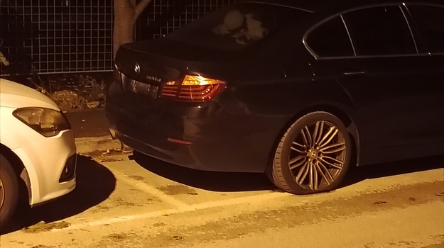 GROŽNJANSKA UL. NAPUŠTENO VOZILO