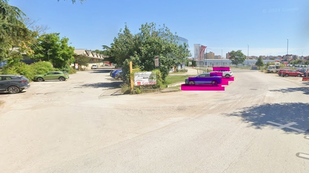 LABINSKA UL. NEPROPISNO PARKIRANJE