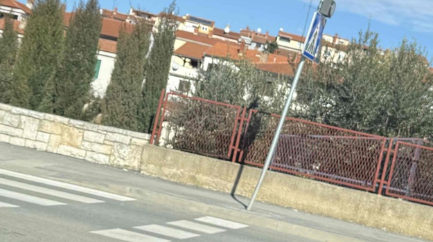 MUTILSKA UL. SANIRANJE VERTIKALNE SIGNALIZACIJE