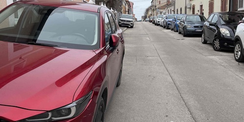 STIGLICHEVA UL. NEPROPISNO PARKIRANJE