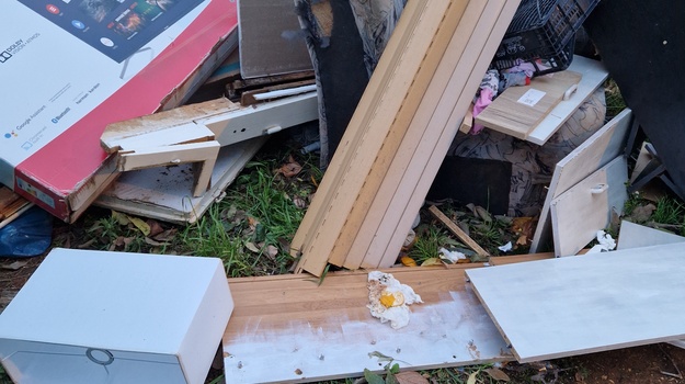 ZORANIĆEVA UL. ILEGALNI/GLOMAZNI OTPAD