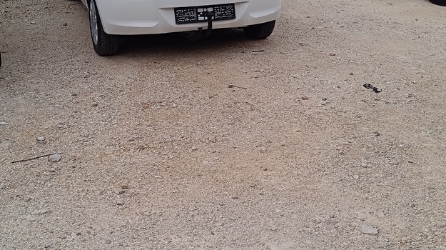 PERUŠKOV PRILAZ NAPUŠTENO VOZILO