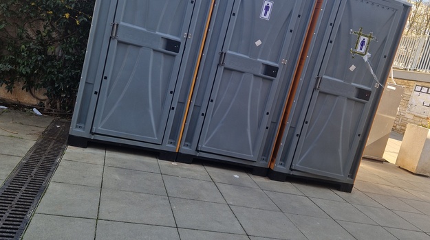 TOMASINIJEVA UL. PRAŽNJENJE KEMIJSKOG TOALETA