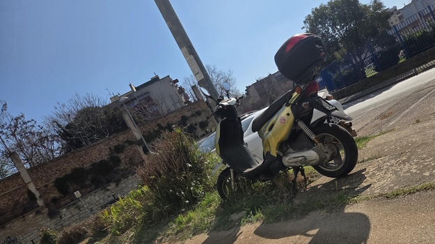 UL. VELOG JOŽE NAPUŠTENO VOZILO