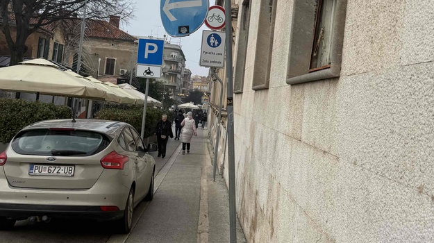 FLANATIČKA UL. OŠTEĆENJE VERTIKALNE SIGNALIZACIJE