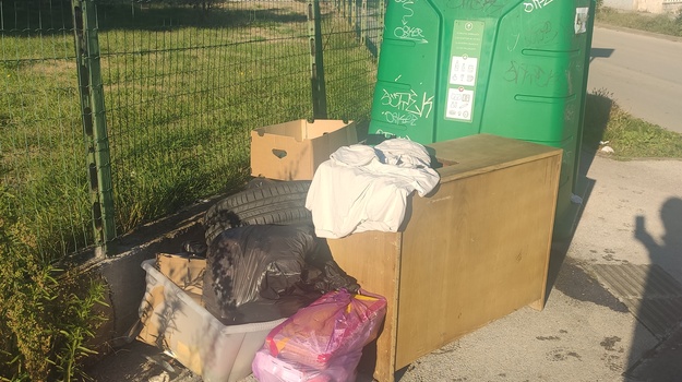 MIHOVILOVIĆEVA UL. ILEGALNI OTPAD