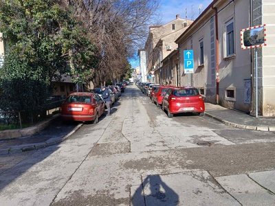 NOBILEOVA UL. NEPROPISNO PARKIRANJE