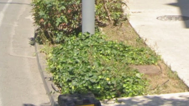 UL. RIVA UKLANJANJE POSTOLJA PROMETNOG ZNAKA