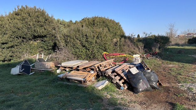 UL. LOVEŽICA ILEGALNI/GRAĐEVINSKI OTPAD