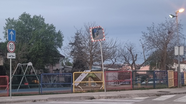 UL. RIMSKE CENTURIJACIJE ISPRAVLJANJE PROMETNOG OGLEDALA