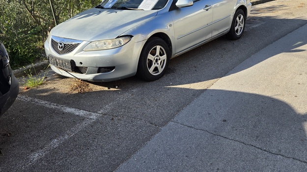 Napušteno vozilo na uklanjanje