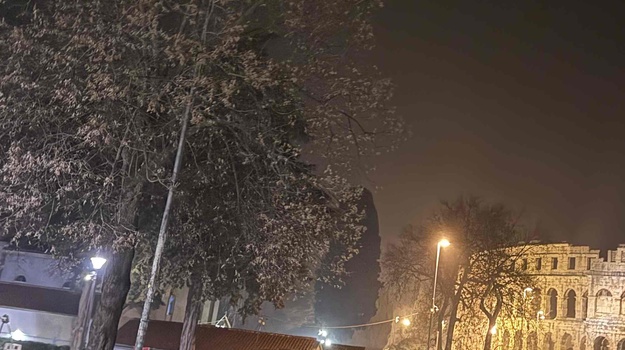 AMFITEATARSKA UL. JAVNA RASVJETA