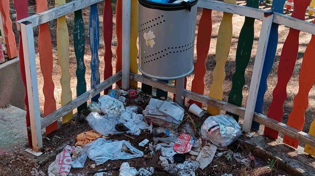 DJEČJE IGRALIŠTE RIBARSKA KOLIBA OTPAD