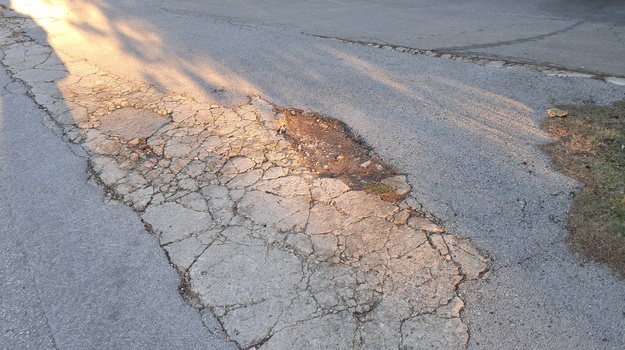 UL. VERUDELA OŠTEĆENJE ASFALTA